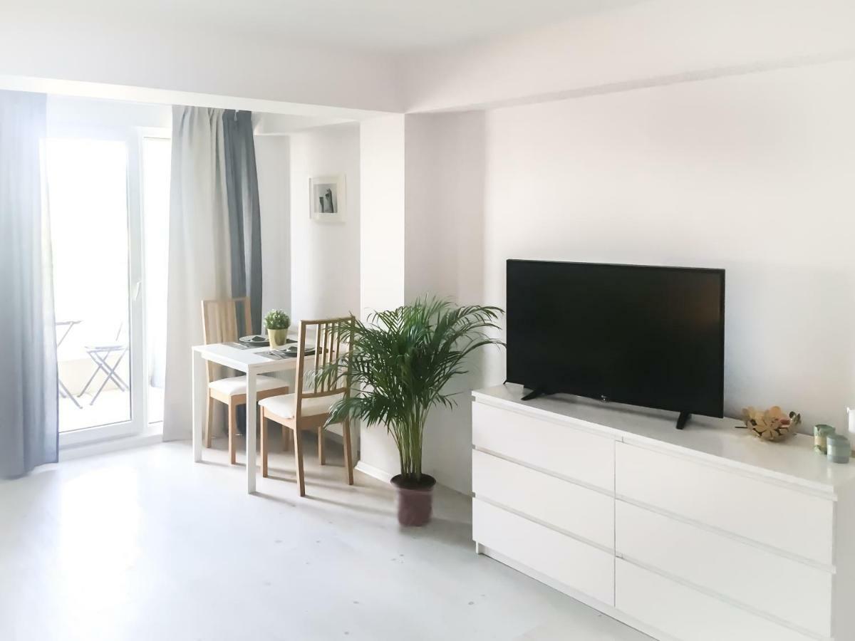 Airport Residence - Across From Otopeni Airport Екстер'єр фото